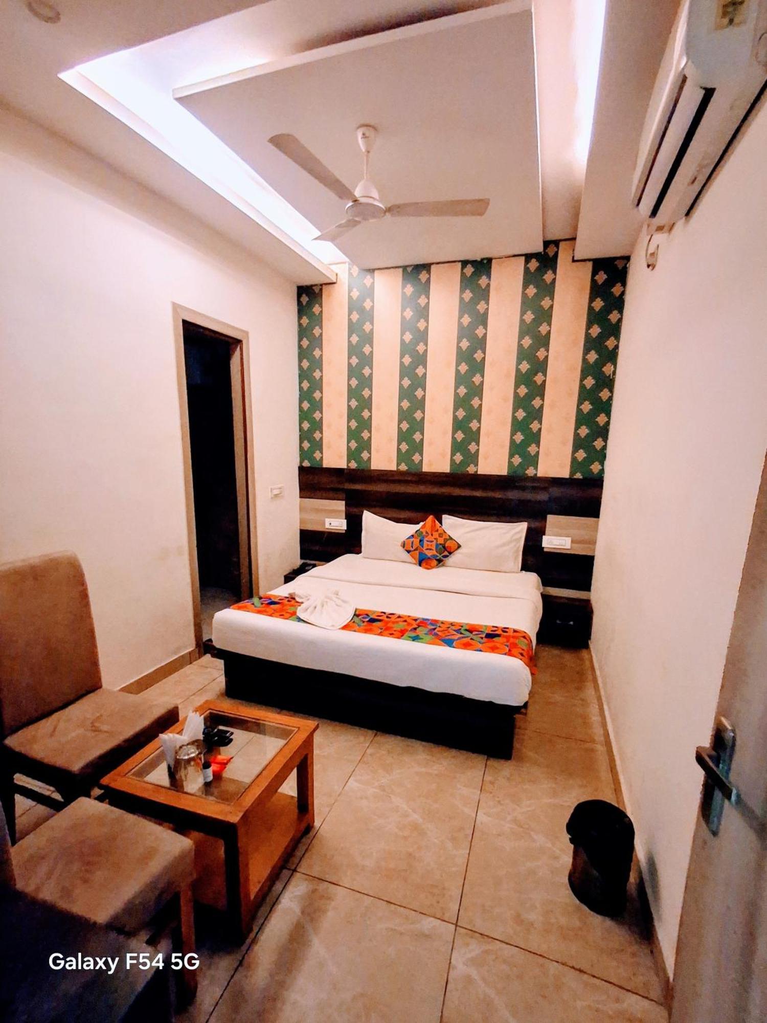Hotel Welcome Residency Zirakpur Exterior photo
